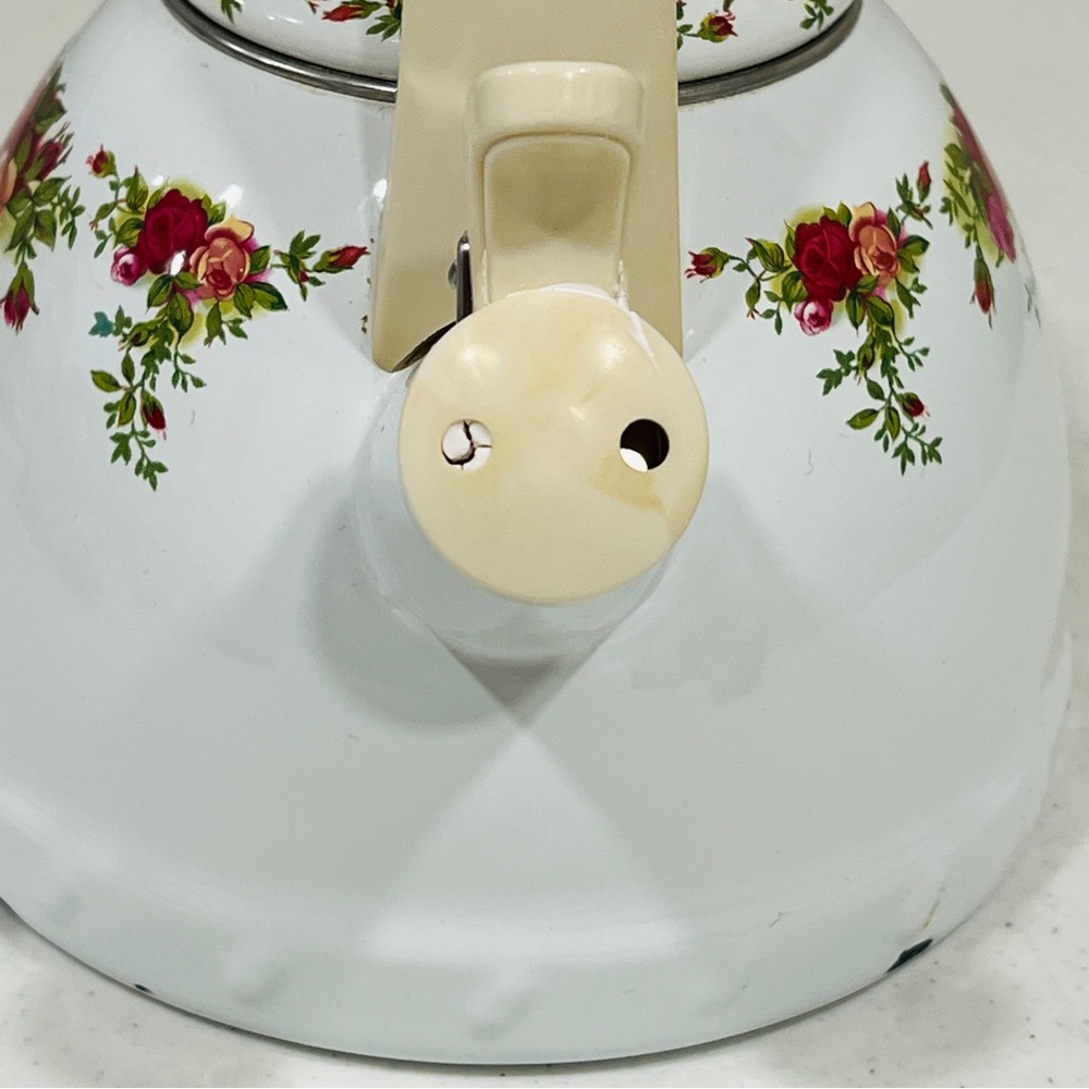 RARE 1962 Royal Albert OLD COUNTRY ROSES Metal Whistler Tea pot Kettle and Lid. - Picture 3 of 9